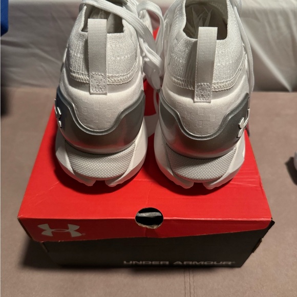 Brand new men's Under Armour Phantom Hovr sneaker. Size 12. Comes in box. - Picture 2 of 4